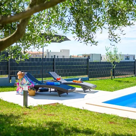 Purple Sky By Briskva Apartamento