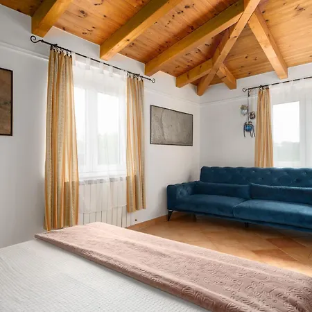 Purple Sky By Briskva *