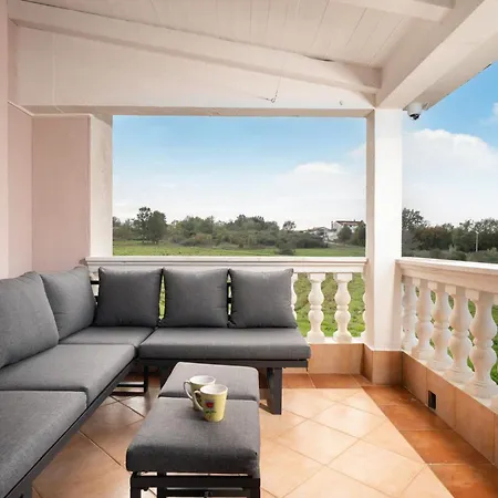 Purple Sky By Briskva *